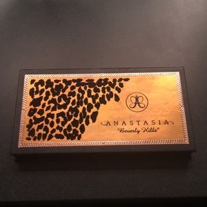 Anastasia Beverly Hills eyeshadow pallet